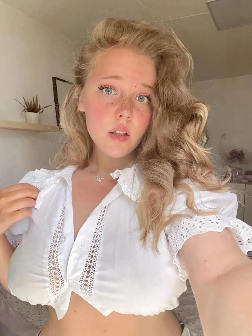 Sweet & Sexy: My Crop Top is Calling, Are You Coming Over?