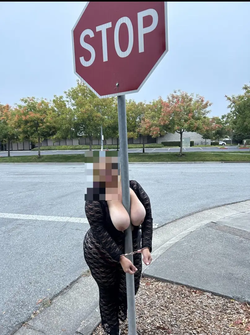 Take advantage of this submissive thick ass and leave me dripping juices while I’m helpless for you
