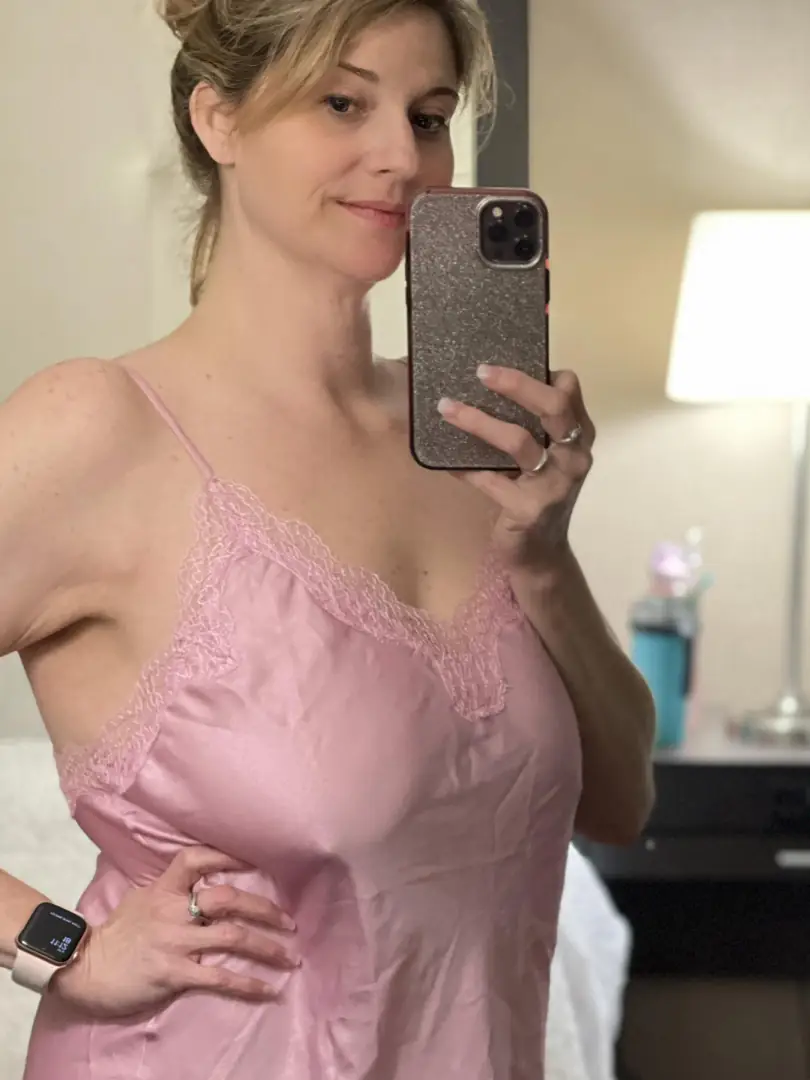 Thick, Skillful, or a Soda Can? Give Me Two Words to Describe Your Dick!