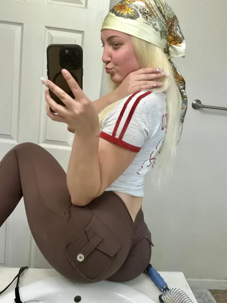Thick & Gorgeous: Waiting For You To Explore π