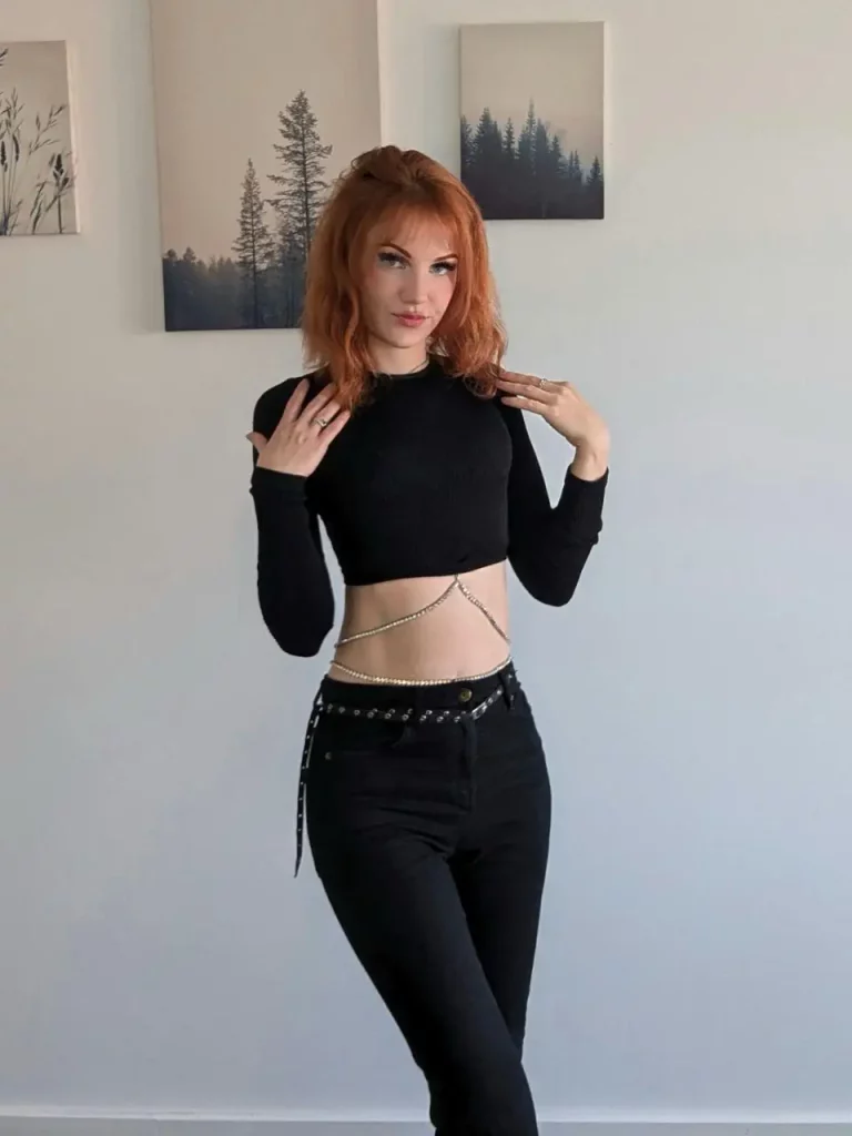 This Fit Is Fire: My Abs & Crop Top Got 10/10s, Wanna See More?