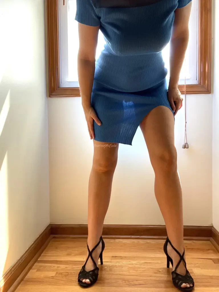 Those Sticks Though… Simply Stunning Labia Silhouette