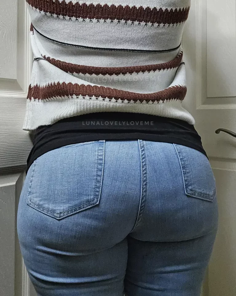 Tight Jeans, That Ass, and You Drooling 🍑👅🔥