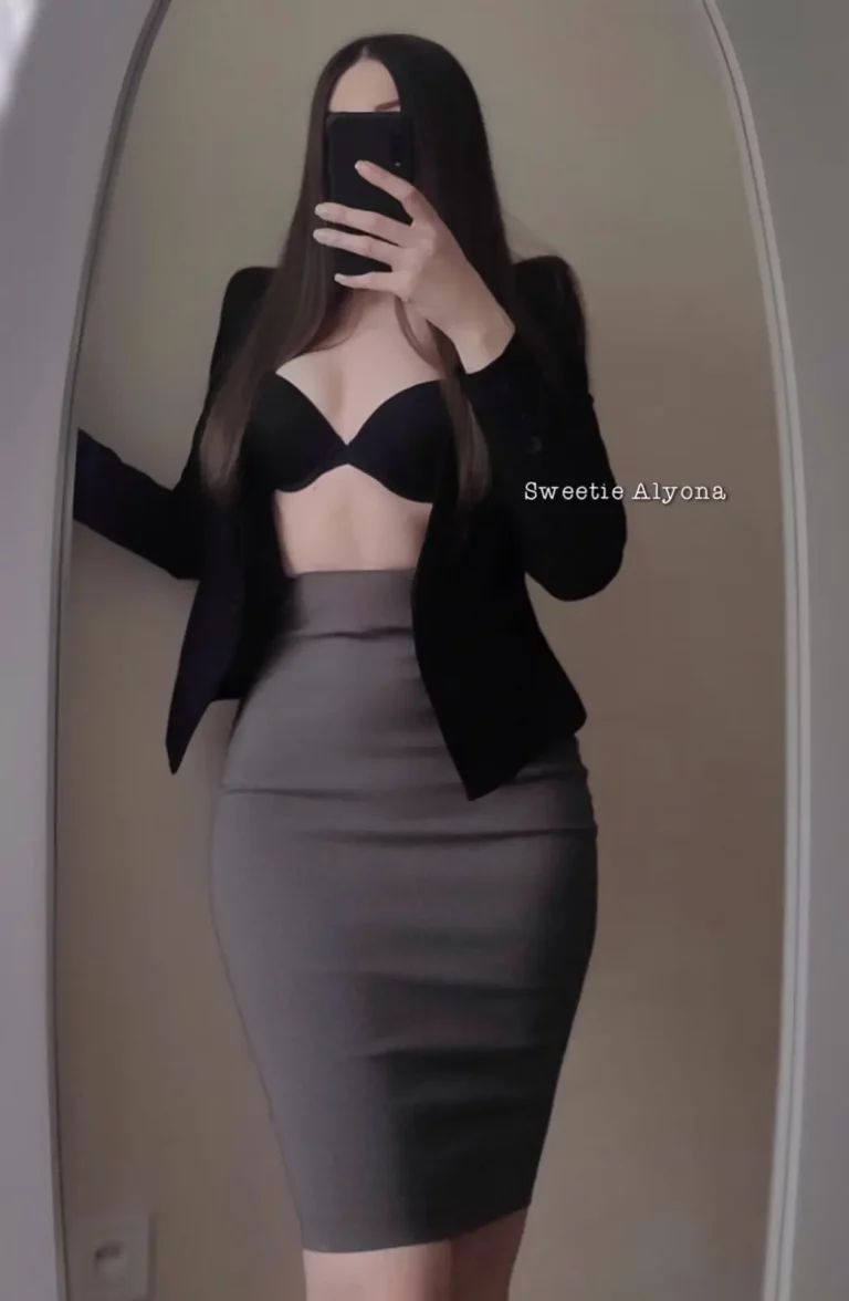 Tight & Sexy: Feeling it in the Skirt & Stockings 🔥