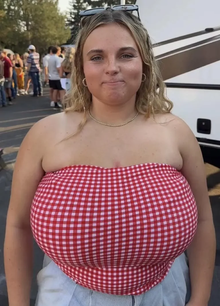 Tube Top Tease: Big Boobs, Selfie, and a Damn Good Time