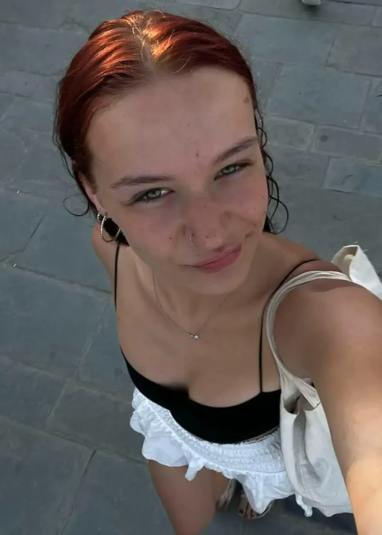 Umeå Hottie Craves Public Toilet Fun? 😉💦 Let's Get Dirty!